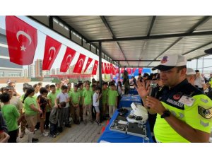 MERSİN’DE JANDARMADAN ÖĞRENCİLERE TANITIM ETKİNLİĞİ
