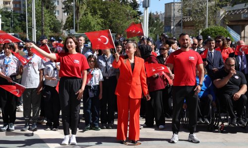 BÜYÜKŞEHİR BELEDİYESİ'NDE 19 MAYIS TÖRENİ