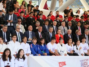 ANTALYA'DA 19 MAYIS COŞKUSU