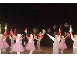 MERSİN’DE MİNİKLERİN SAHNE PERFORMANSI İLGİYLE İZLENDİ