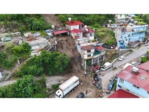 HATAY’DA MÜSTAKİL EVİN ÇÖKTÜĞÜ ALAN BÖYLE GÖRÜNTÜLENDİ