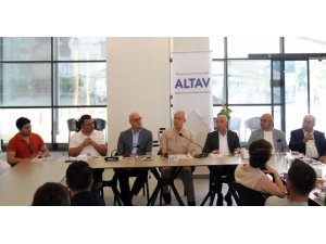 BAŞKAN ÖZÇELİK: "BÖLGEMİZİN YAŞANANLARDAN EN AZ ETKİYLE ÇIKMASI İÇİN ÇALIŞACAĞIZ"