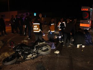 ÇÖP KAMYONUYLA ÇARPIŞAN MOTOSİKLETTEKİ 2 KİŞİ ÖLDÜ