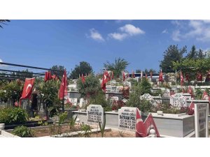 OSMANİYE DEPREM ŞEHİTLİĞİNDE HÜZÜNLÜ BAYRAM