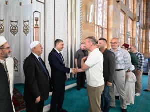 VALİ ŞAHİN BABASIYLA GELDİ