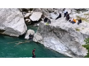KAHRAMANMARAŞ’TA NEHİRDE KAYBOLAN ŞAHIS İÇİN ARAMA ÇALIŞMALARI SÜRÜYOR