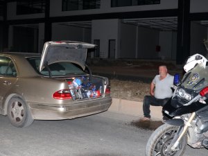 EHLİYETSİZ SÜRÜCÜ POLİSTEN KAÇTI; YAKALANINCA 'BENİM HATAM' DEDİ