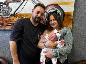 'LEYLOŞ BEBEK' HAYATA TUTUNDU