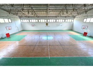TARSUS’TA YENİLENEN SPOR SALONUNDA SONA GELİNDİ
