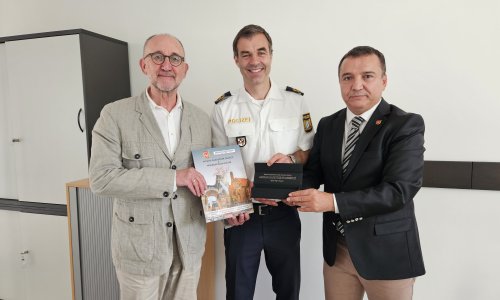 ANTALYA VE NÜRNBERGLİ GAZETECİLERİN KARDEŞLİĞİ 22 YAŞINDA