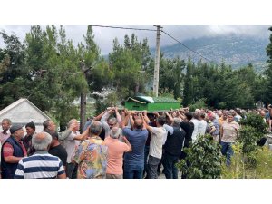 DENİZLİ’DEKİ FACİADA HAYATINI KAYBEDEN HAYRİYE ARIKAN, ALANYA’DA SON YOLCULUĞUNA UĞURLANDI