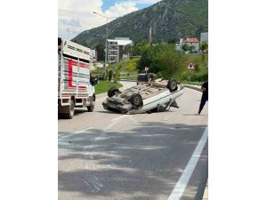 EĞİRDİR’DE TAKLA ATAN OTOMOBİLİN SÜRÜCÜSÜ YARALANDI