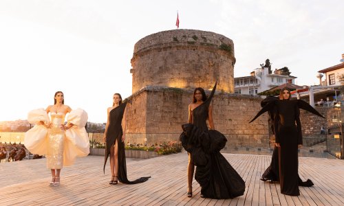 MODA, TARİH VE SANATIN BÜYÜLÜ BULUŞMASI