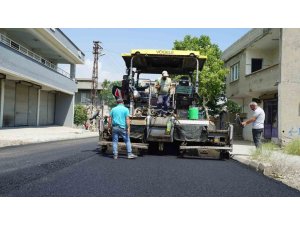 KAHRAMANMARAŞ’TA ASFALT MESAİSİ SÜRÜYOR