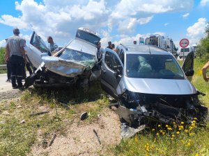 ISPARTA'DAKİ KAZADA ANNENİN ARDINDAN BABA İLE KIZLARI DA KUR