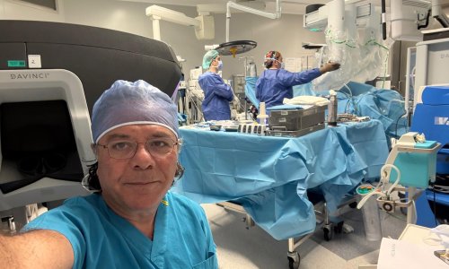 DÜNYANIN GÖZÜ ÖNÜNDE CANLI AMELİYAT YAPACAK