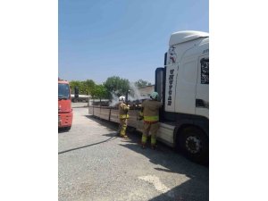 SICAK DEMİR YÜKLÜ TIRDA KORKUTAN YANGIN
