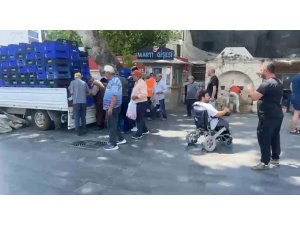HALDE ALICI BULAMADIĞI 4 TON DOMATESİ VATANDAŞLARA