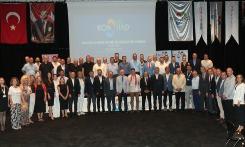 TÜREL, ANTALYASPOR BAŞKANLIĞINI PAS GEÇTİ, BELEDİYE BAŞKANLIĞINA GÖZ KIRPTI