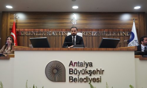 MECLİS'TE SİNEK, TRAFİK VE DEMOKRASİ TARTIŞILDI