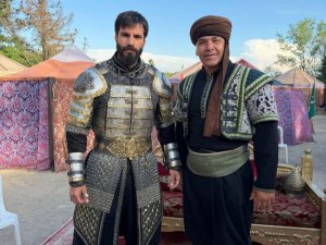 BAŞ CAZGIR GÖĞSÜMÜZÜ KABARTTI