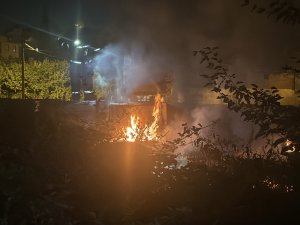 SERAMİK DÜKKANINDAKİ YANGINI İTFAİYE SÖNDÜRDÜ