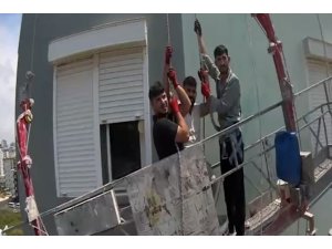 MERSİN’DE İSKELEDE MAHSUR KALAN 3 İŞÇİ KURTARILDI