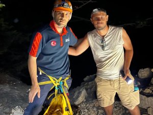 MANZARA İZLEMEK İSTERKEN MAHSUR KALDI