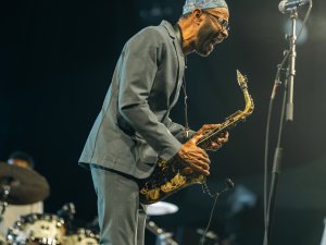 KENNY GARRETT, AKRA CAZ'DA SAHNE ALDI