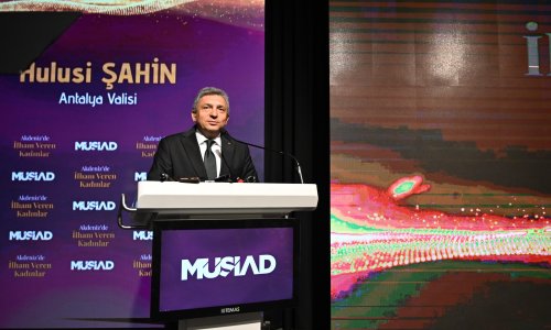 AKDENİZ'DE İLHAM VEREN KADINLAR