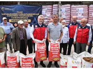 KAHRAMANMARAŞ’TA ÜRETİCİLERE 47 TON SOYA TOHUMU