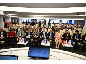 BAŞKAN SEÇER: "ÇAĞDAŞ BELEDİYECİLİK ANLAYIŞININ EN ÖNEMLİ AKTÖRLERİNDEN BİRİ GENÇLERDİR"