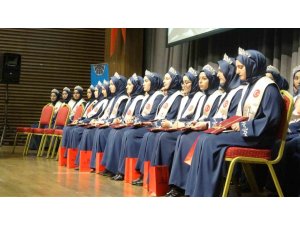 ISPARTA’DA HAFIZLIK EĞİTİMİNİ TAMAMLAYAN 66 KIZ ÖĞRENCİ İCAZET ALDI