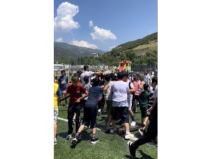 OSMANİYE’DE İTFAİYEDEN ÇOCUKLARA SERİNLETEN SÜRPRİZ