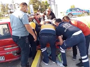 ISPARTA'DA KAZA: 1 ÖLÜ, 4 YARALI