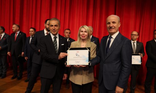 AKDENİZ ÜNİVERSİTESİ'NE 'SPOR DOSTU KAMPÜS' ÖDÜLÜ
