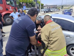 DEFNE’DE KAMYONLA ÇARPIŞAN OTOMOBİLİN SÜRÜCÜSÜ YARALANDI