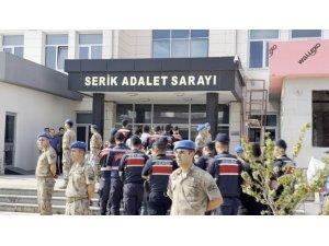 SERİK’TE UYUŞTURUCU OPERASYONU: 9 GÖZALTI