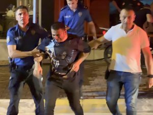 İŞ YERİ YANARKEN GÖZYAŞLARINI TUTAMADI