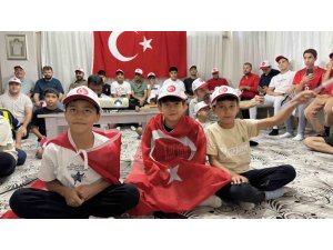 SABAH NAMAZINDA BULUŞTULAR, DÜNYA KUPASI HEYECANINI CAMİDE YAŞADILAR