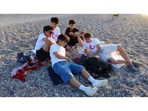 YKS NEDENİYLE DEV EKRANLAR KURULMADI, MİLLİ MAÇ HEYECANI KONYAALTI SAHİLİ’NE TAŞINDI