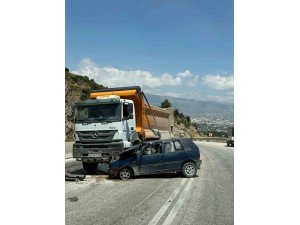 ANTAKYA’DA TRAFİK KAZASI: 2 YARALI