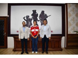 DÖRTYOLLU SENA HENTBOL MİLLİ TAKIMINDA MEMLEKETİNİ TEMSİL EDECEK