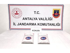 ANTALYA’DA 1,3 KİLOGRAM KOKAİN ELE GEÇİRİLDİ, 2 ŞÜPHELİ TUTUKLANDI