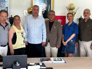 ADANA DEMİRSPOR’A YEREL BASINDAN 100 BİN LİRALIK DESTEK