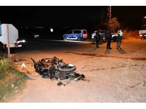 HATAY’DA OTOMOBİLLE MOTOSİKLET ÇARPIŞTI: 4 YARALI