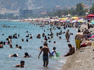 SICAKTAN BUNALANLAR, SAHİLLERE AKIN ETTİ