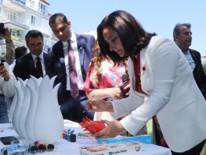 BURDUR'DA LALE KÜLTÜR GÜNLERİ BAŞLADI