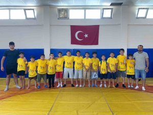 ANAMURLU GÜREŞÇİLER TÜRKİYE ŞAMPİYONASI YOLUNDA