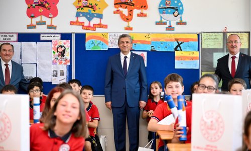 ANTALYA’DA 484 BİN 576 ÖĞRENCİ KARNE HEYECANI YAŞADI